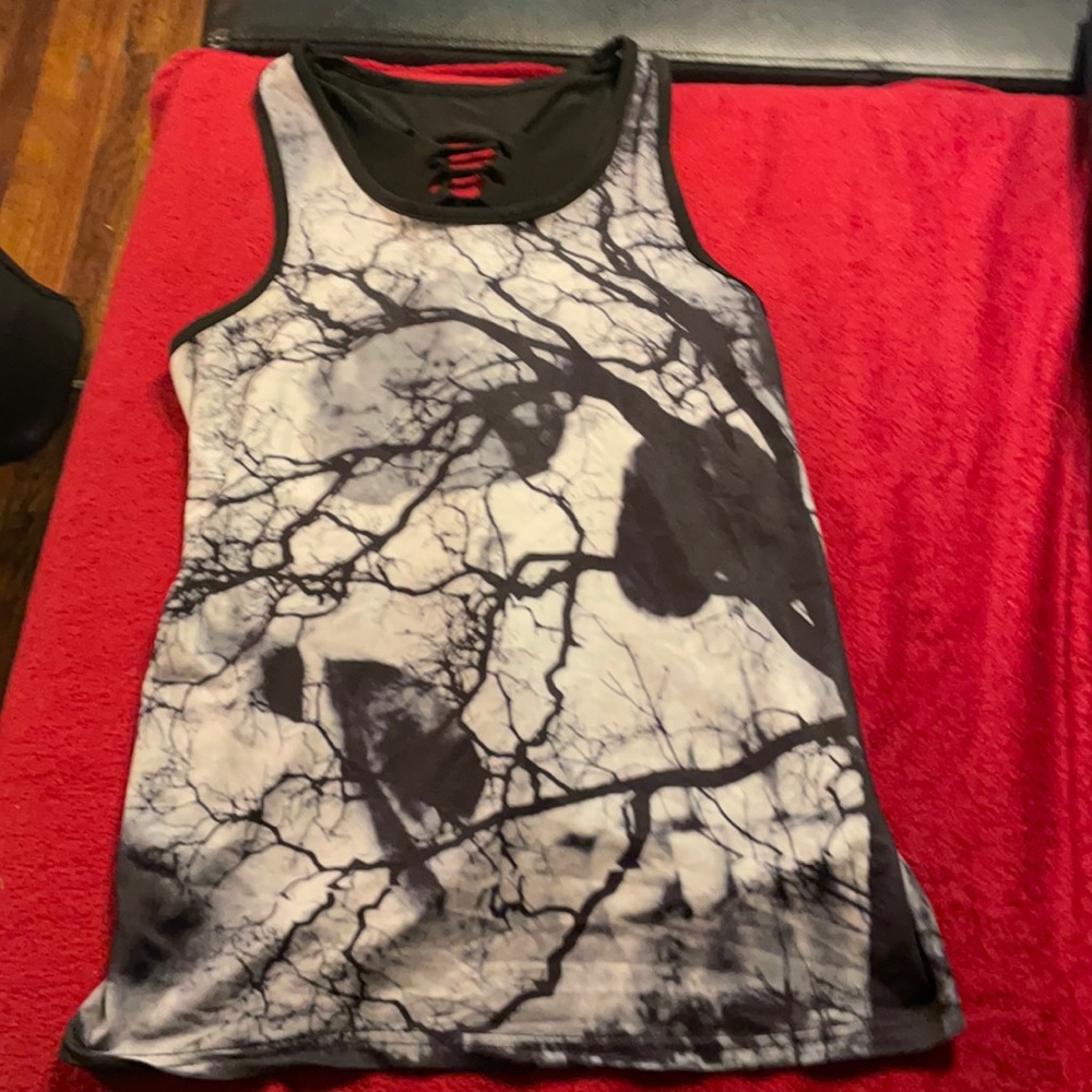 Ladies skull tree tank top